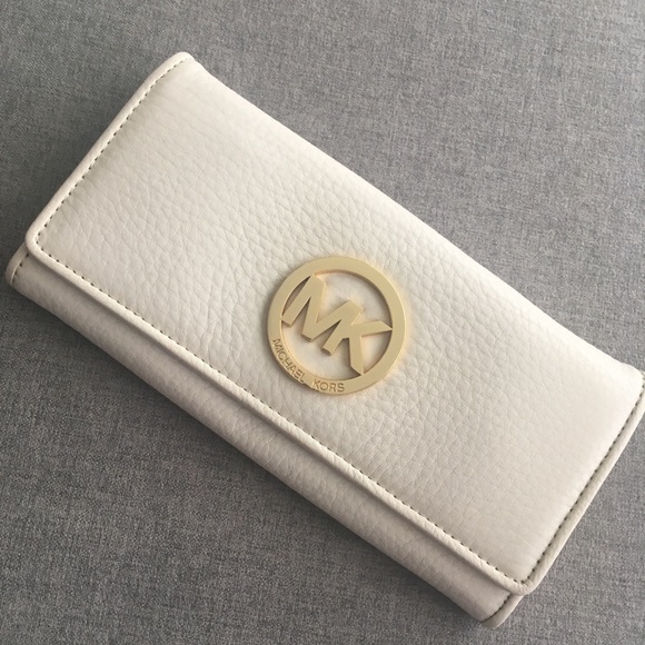 Michael Kors Handbags - Michael Kors Wallet